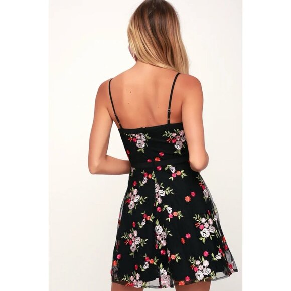 NEW! Lulus Favorite Fleur Mesh Floral Mesh Embroidered Skater Dress Black SZ S - Picture 4 of 11
